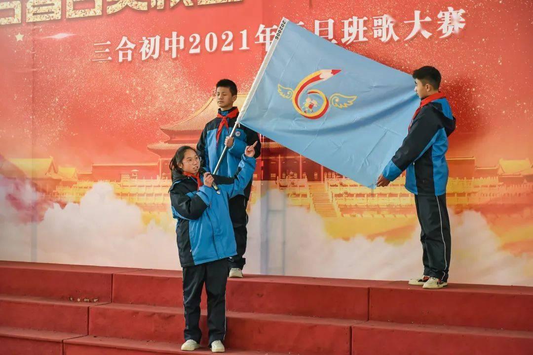 新中国第一次“春晚”受观众热捧,中国电影资料馆放映纪录电影《春节大联欢》
