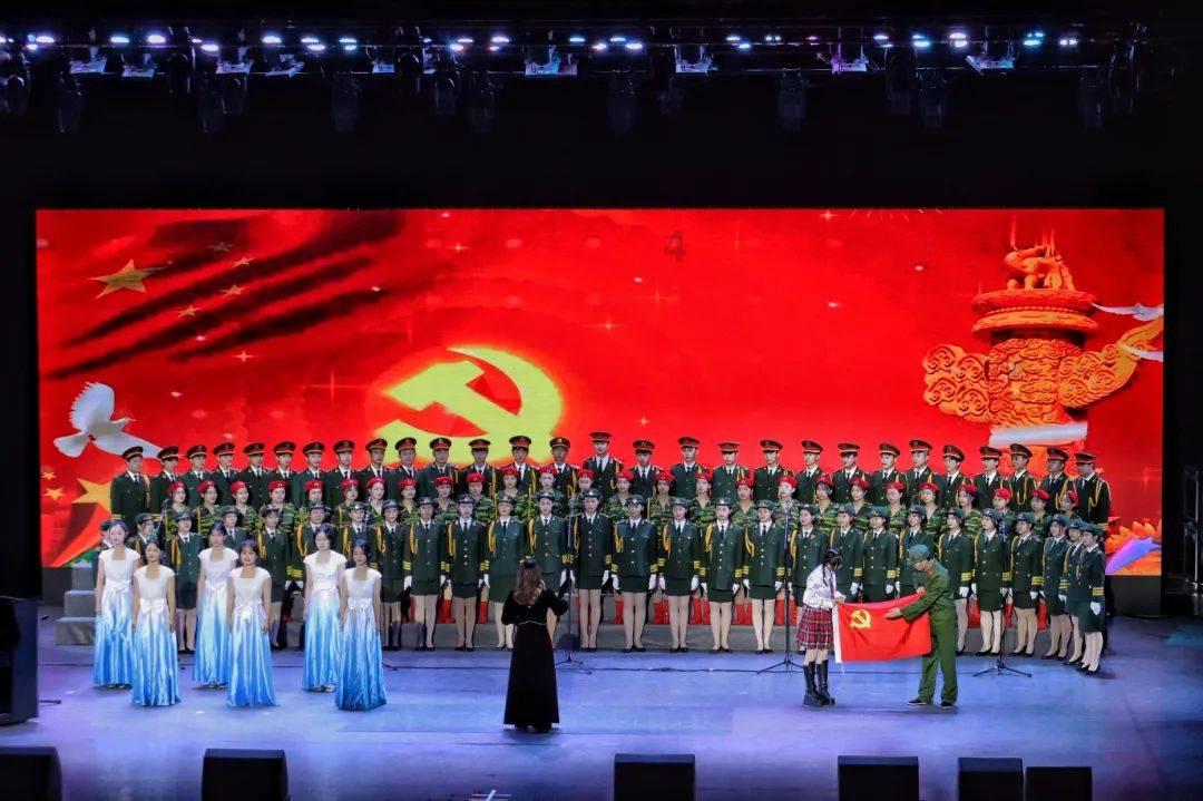 努力向上的铁球